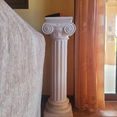 Ancient Greek Βίλα